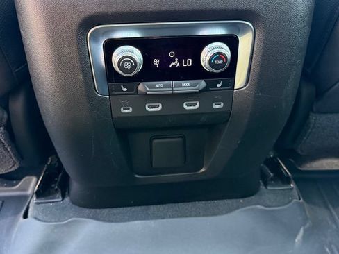 Used 2021 GMC Yukon Denali w/ Denali Ultimate Package AWD/4WD image 15