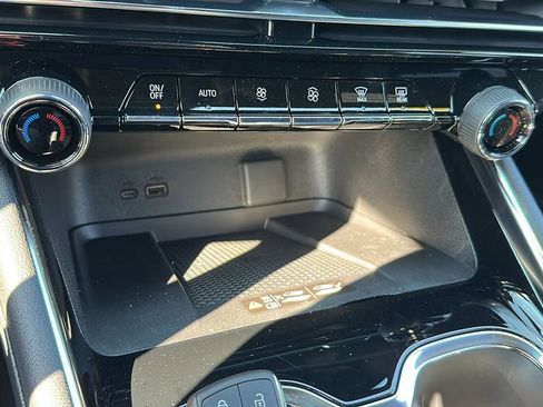 New 2025 Chevrolet Traverse LT w/ LPO, Floor Liner Package image 21