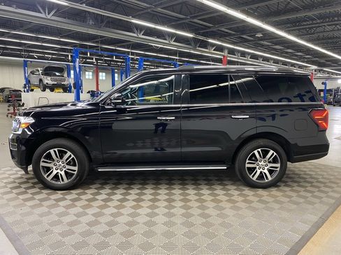 Used 2022 Ford Expedition Limited image 5