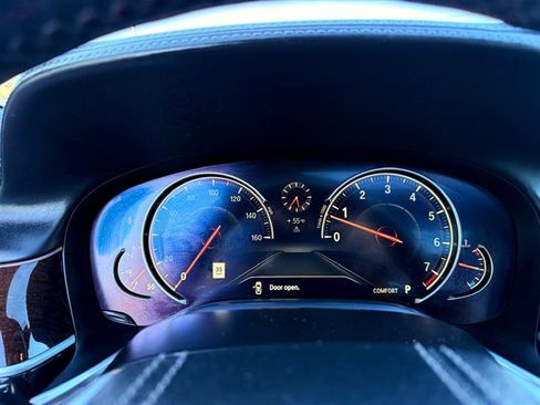 Used 2018 BMW 750i image 44