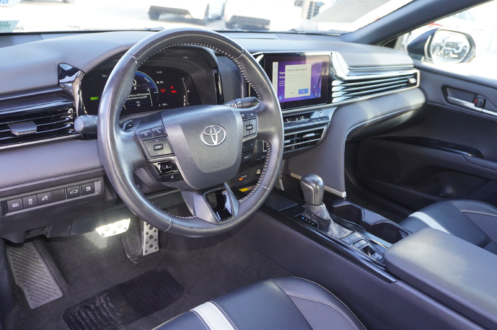 Used 2025 Toyota Camry SE FWD image 11