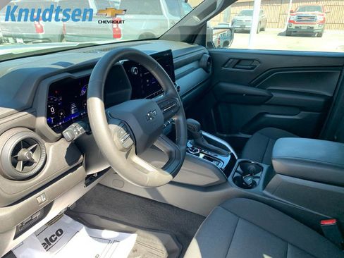 Used 2025 Chevrolet Colorado Trail Boss AWD/4WD image 18