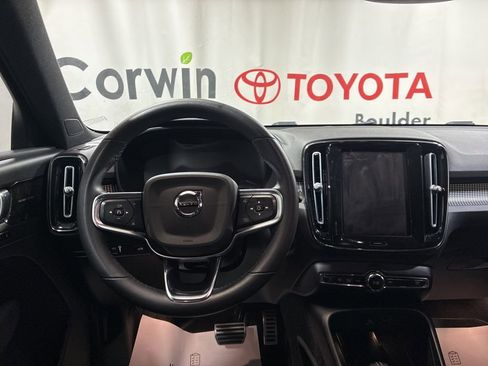 Used 2022 Volvo XC40 T5 R-Design w/ Climate Package image 22