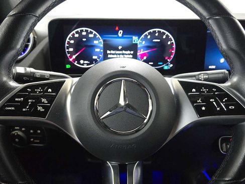 Used 2025 Mercedes-Benz GLA 250 image 25