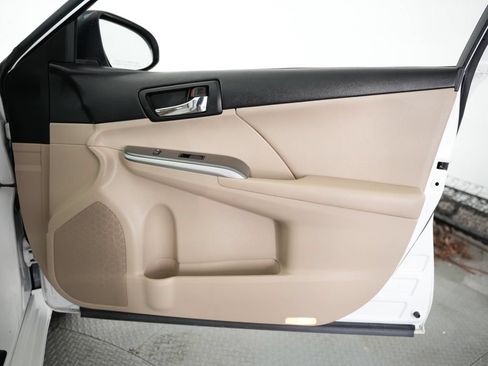 Used 2012 Toyota Camry XLE w/ Leather Pkg FWD image 54