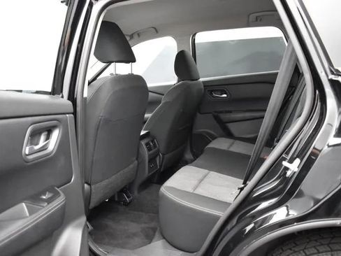 Used 2025 Nissan Rogue SV FWD image 15