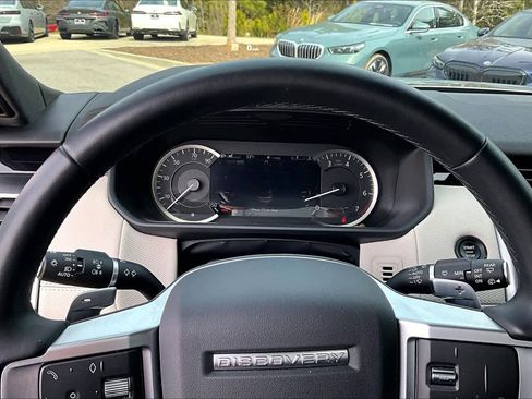 Used 2023 Land Rover Discovery S R-Dynamic image 28