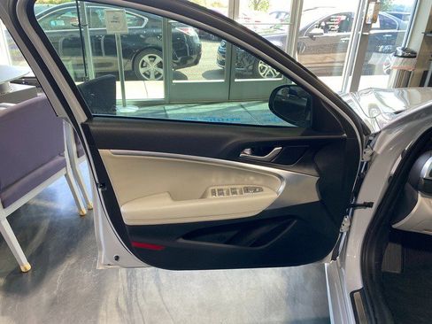 Used 2020 Genesis G70 2.0T image 12