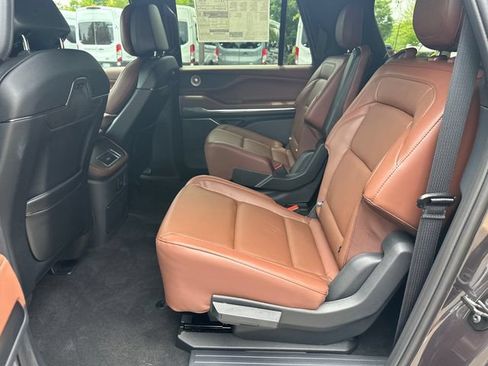 New 2026 Lincoln Navigator L Reserve AWD/4WD image 21