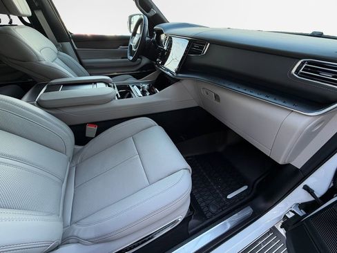 New 2026 Jeep Grand Wagoneer L Summit AWD/4WD image 33