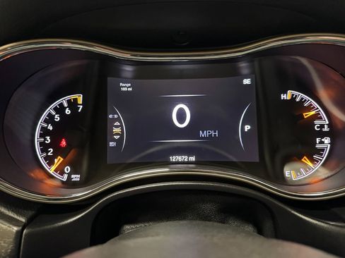 Used 2015 Jeep Grand Cherokee Altitude image 32