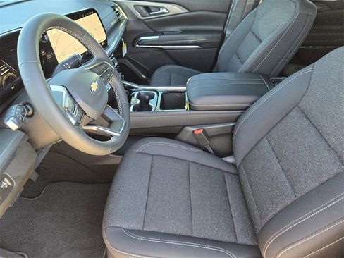 New 2026 Chevrolet Traverse LT w/ Sun and Wheel Package image 5