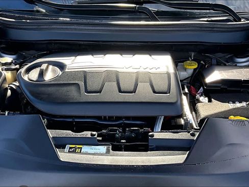 Used 2017 Jeep Cherokee Latitude w/ Comfort/Convenience Group image 9