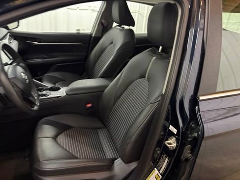 Used 2018 Toyota Camry SE w/ Moonroof Package FWD image 25