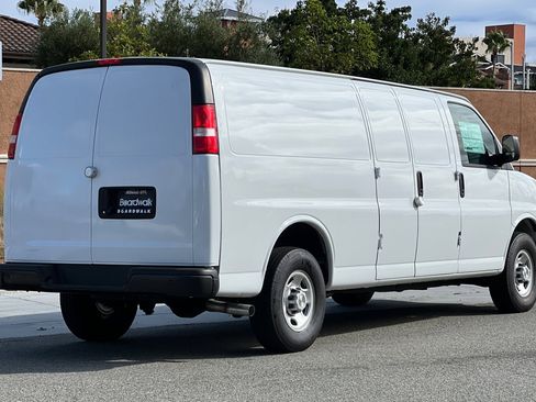 New 2023 Chevrolet Express 3500 Extended w/ Driver Convenience Package image 4