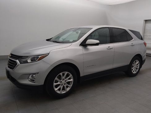 Used 2018 Chevrolet Equinox LT image 2