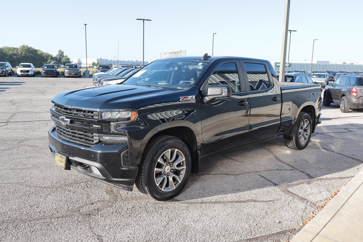 Used 2020 Chevrolet Silverado 1500 RST w/ True North Edition AWD/4WD image 3