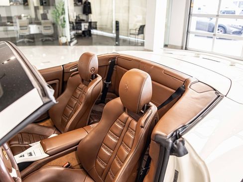 Used 2012 Ferrari California image 16