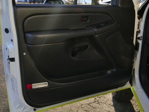 Used 2006 GMC Sierra 3500 SLE w/ Heavy-Duty Power Package image 26