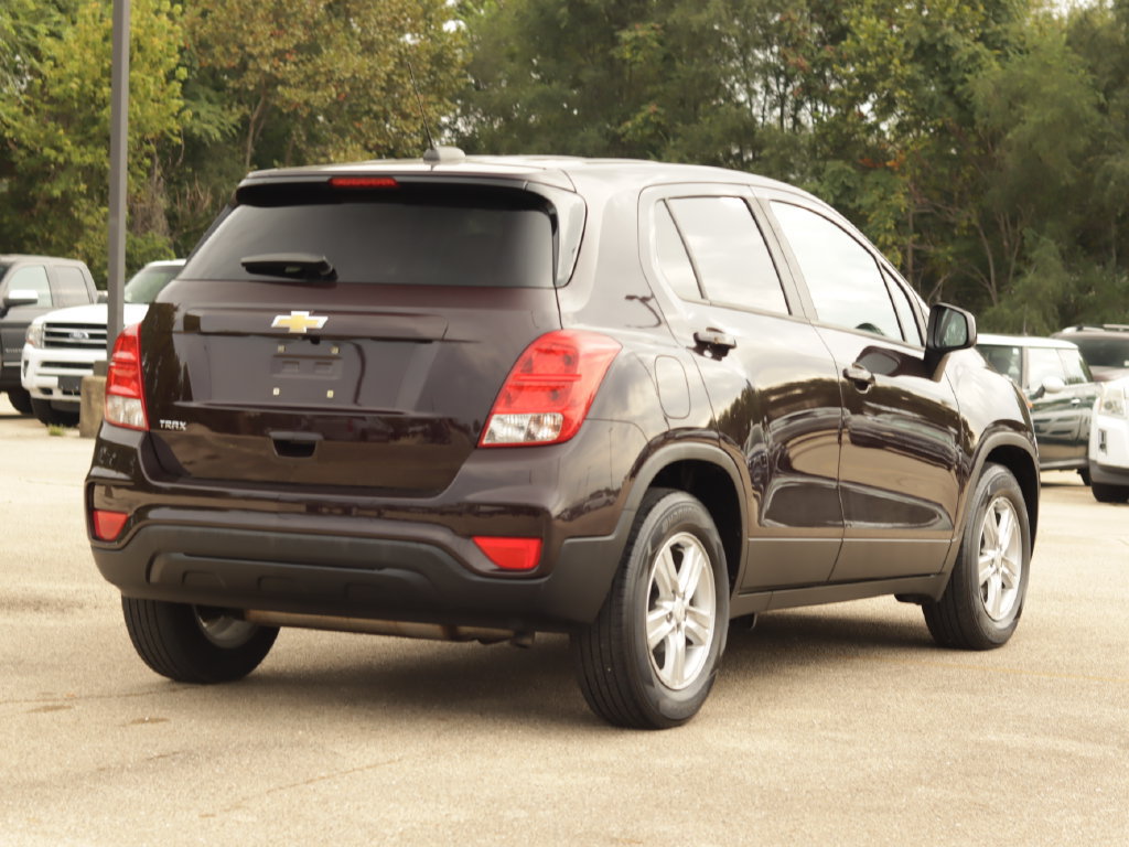 Used 2021 Chevrolet Trax LS w/ Tint and Cruise Package FWD image 7