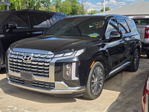 Used 2023 Hyundai Palisade Calligraphy w/ Cargo Package AWD/4WD image 3