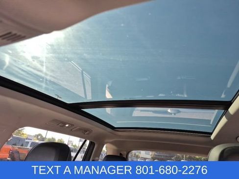 Used 2021 Volkswagen Tiguan SE w/ Panoramic Sunroof Package AWD/4WD image 32