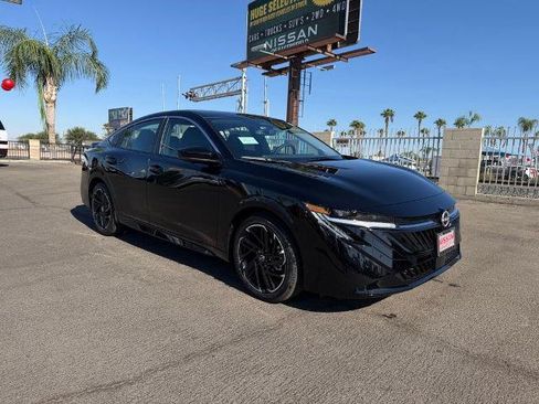 New 2026 Nissan Sentra SR w/ SR Premium Package FWD image 1