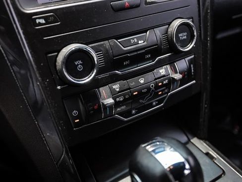 Used 2019 Ford Explorer XLT w/ Equipment Group 201A FWD image 36