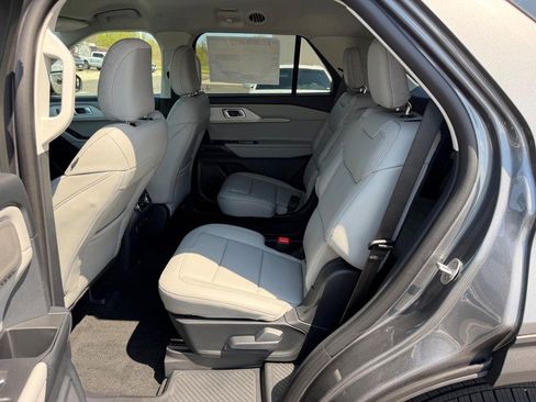 New 2026 Ford Explorer Active image 11
