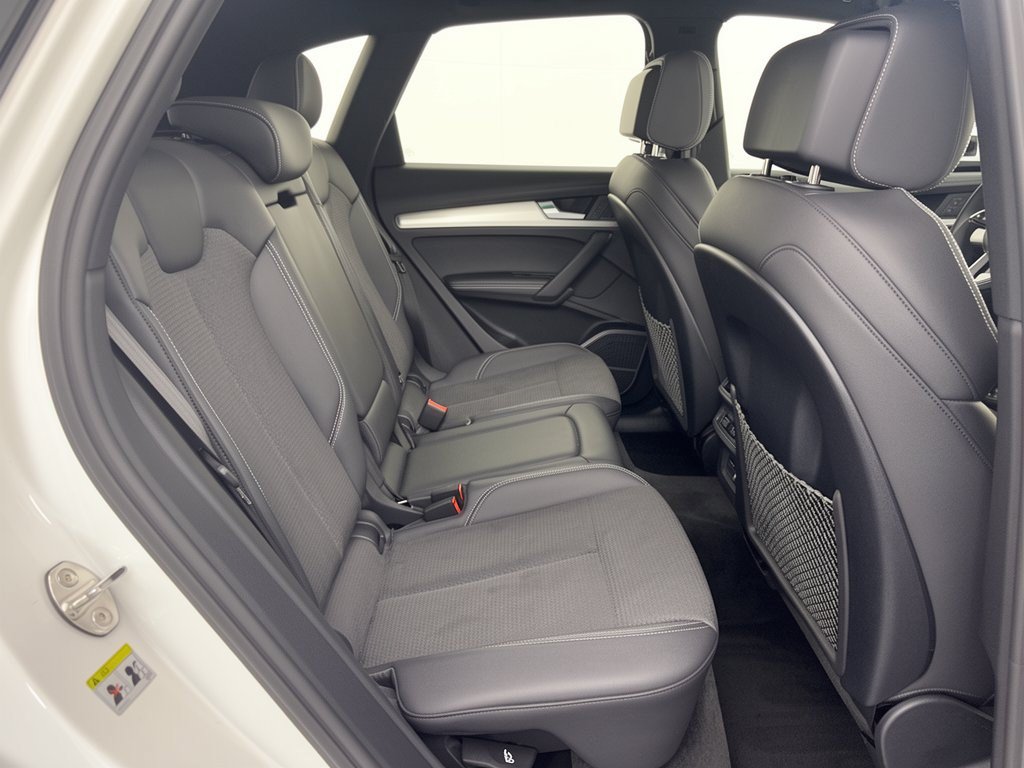 Used 2024 Audi Q5 e Premium Plus w/ Premium Plus Package AWD/4WD image 29