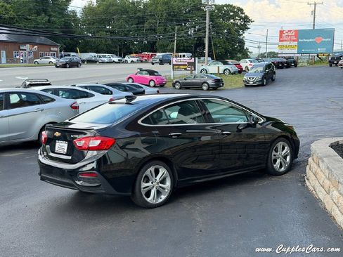 Used 2018 Chevrolet Cruze Premier w/ Premier True North Edition FWD image 11