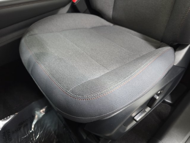 Used 2026 Ford Explorer Active AWD/4WD image 27