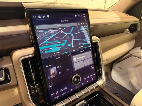 Used 2026 GMC Yukon Denali w/ Sun & Power Step Package AWD/4WD image 28