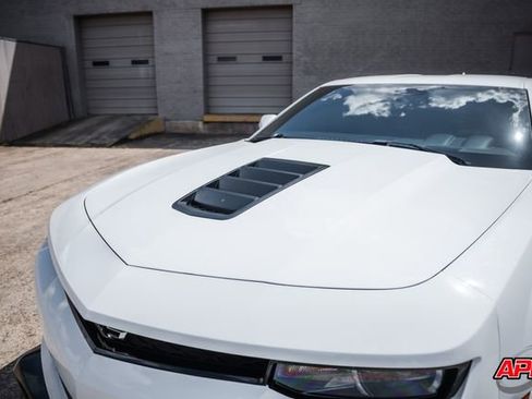 Used 2014 Chevrolet Camaro SS w/ SS Performance Package image 27
