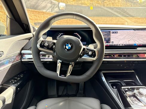 Used 2026 BMW 740i xDrive w/ Premium Package AWD/4WD image 9