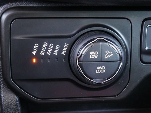 Used 2018 Jeep Renegade Trailhawk AWD/4WD image 43
