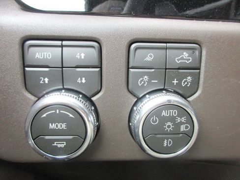 New 2026 GMC Sierra 1500 SLT w/ SLT Premium Plus Package AWD/4WD image 18