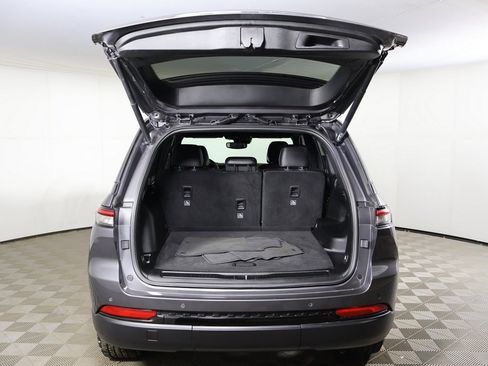 Used 2023 Jeep Grand Cherokee Altitude image 14