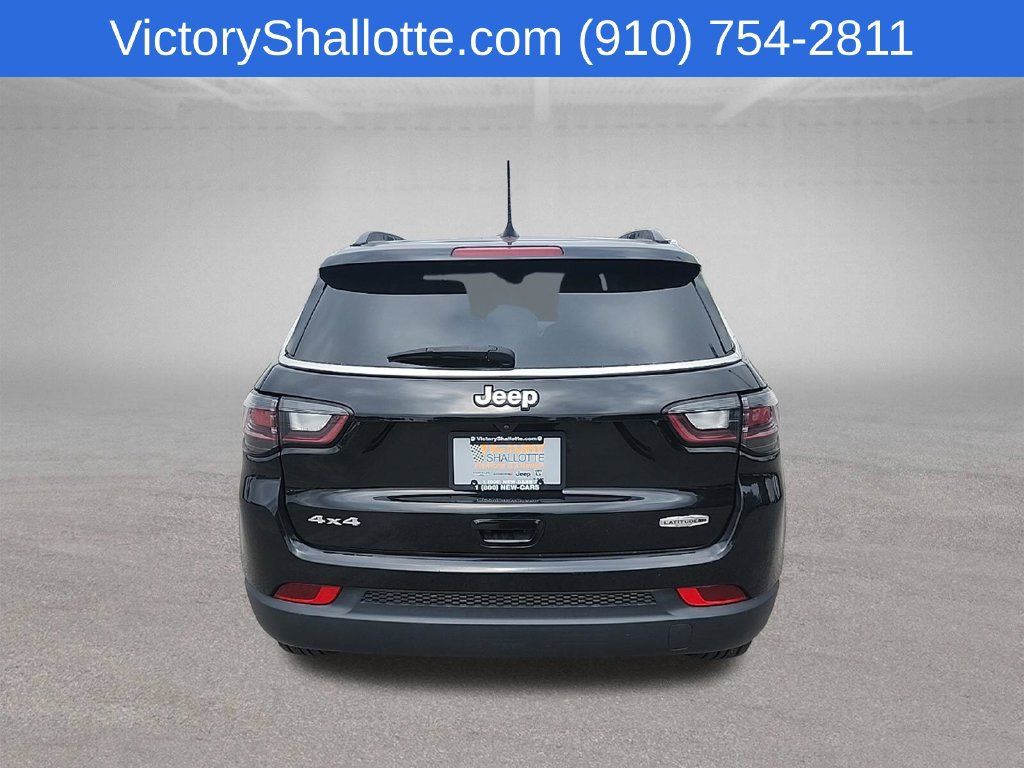 Used 2022 Jeep Compass Latitude w/ Sun and Sound Group AWD/4WD image 25