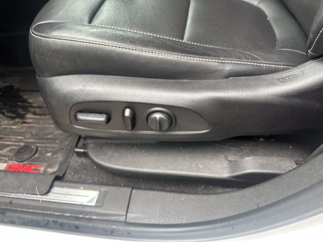 Used 2020 GMC Acadia SLT FWD image 16