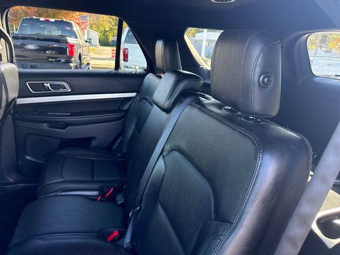 Used 2016 Ford Explorer XLT w/ Equipment Group 202A image 16