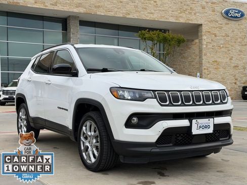 Used 2022 Jeep Compass Latitude image 18