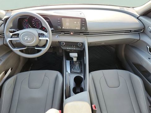 Used 2023 Hyundai Elantra SEL image 32