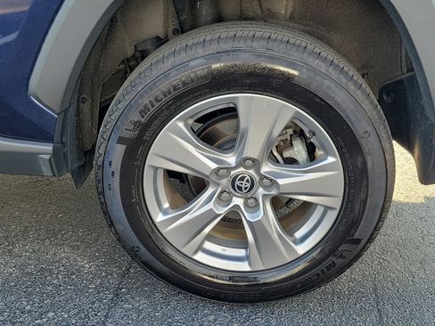 Certified 2025 Toyota RAV4 XLE AWD/4WD image 6