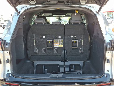 Certified 2023 Toyota Sienna XSE image 29