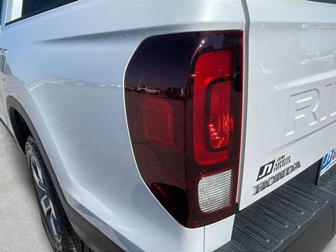 Used 2024 Honda Ridgeline RTL image 11