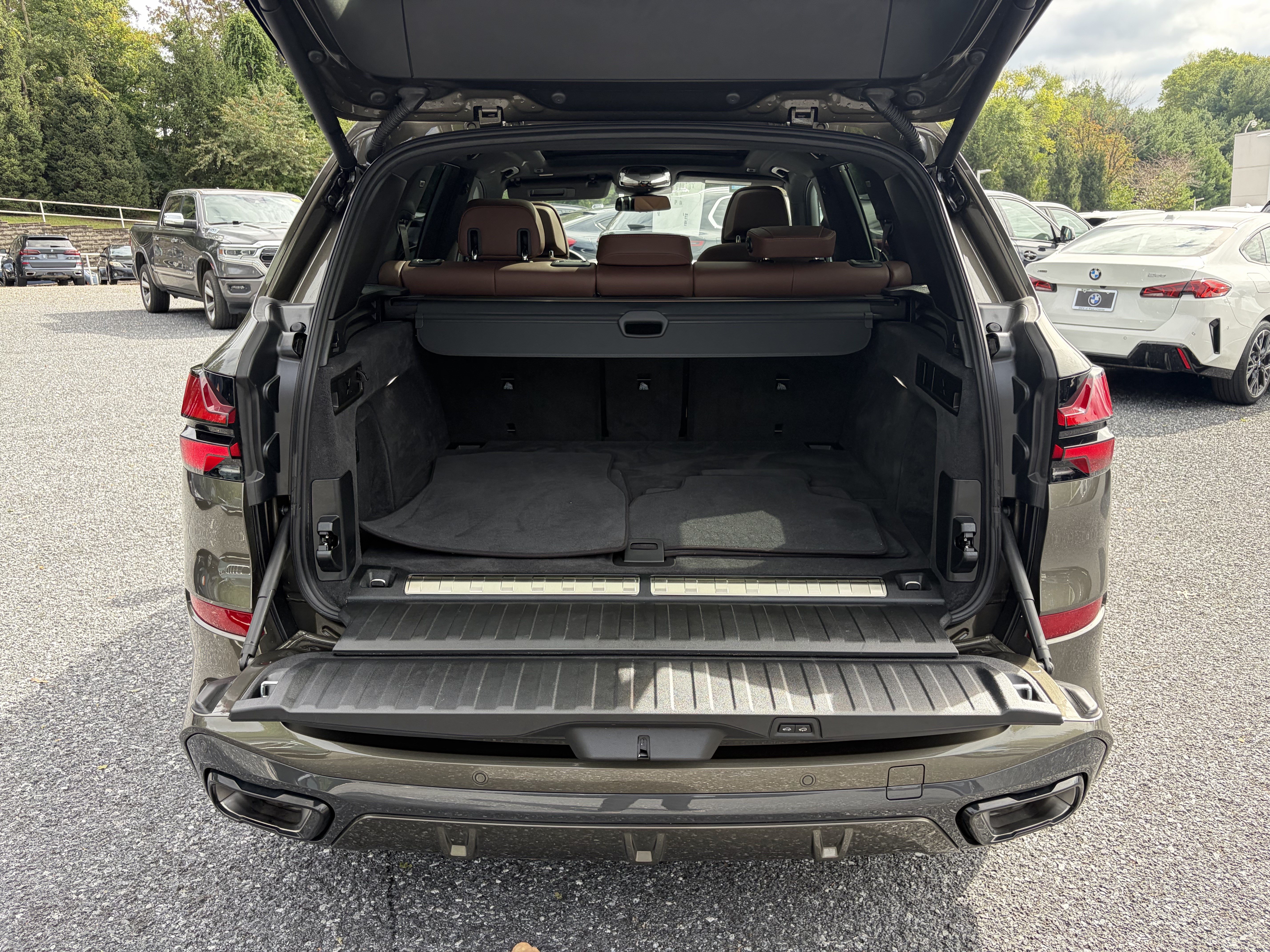 Certified 2026 BMW X5 xDrive50e w/ Executive Package AWD/4WD image 8