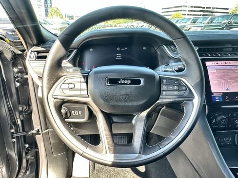 New 2025 Jeep Grand Cherokee Limited w/ Luxury Tech Group II image 16