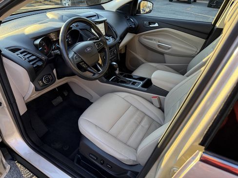 Used 2017 Ford Escape Titanium image 8