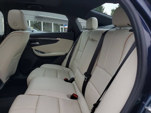 Used 2017 Chevrolet Impala Premier w/ Enhanced Convenience Package FWD image 9